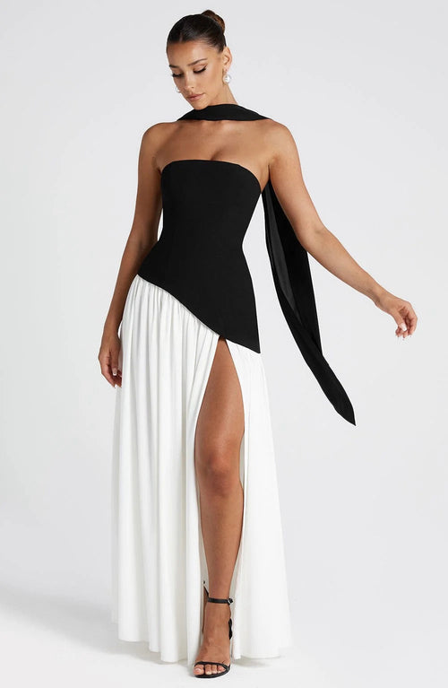 Iris – Elegantes Wickel-Maxikleid mit V-Ausschnitt – Vorderansicht