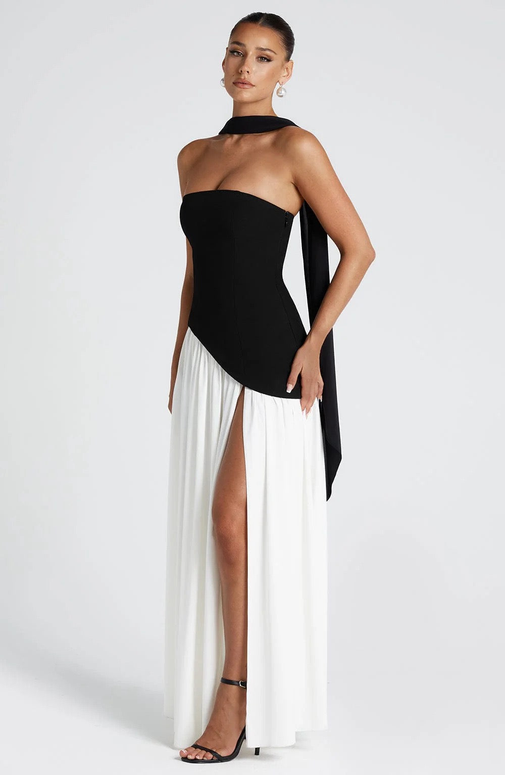 Iris – Elegantes Wickel-Maxikleid mit V-Ausschnitt – Ansicht 10