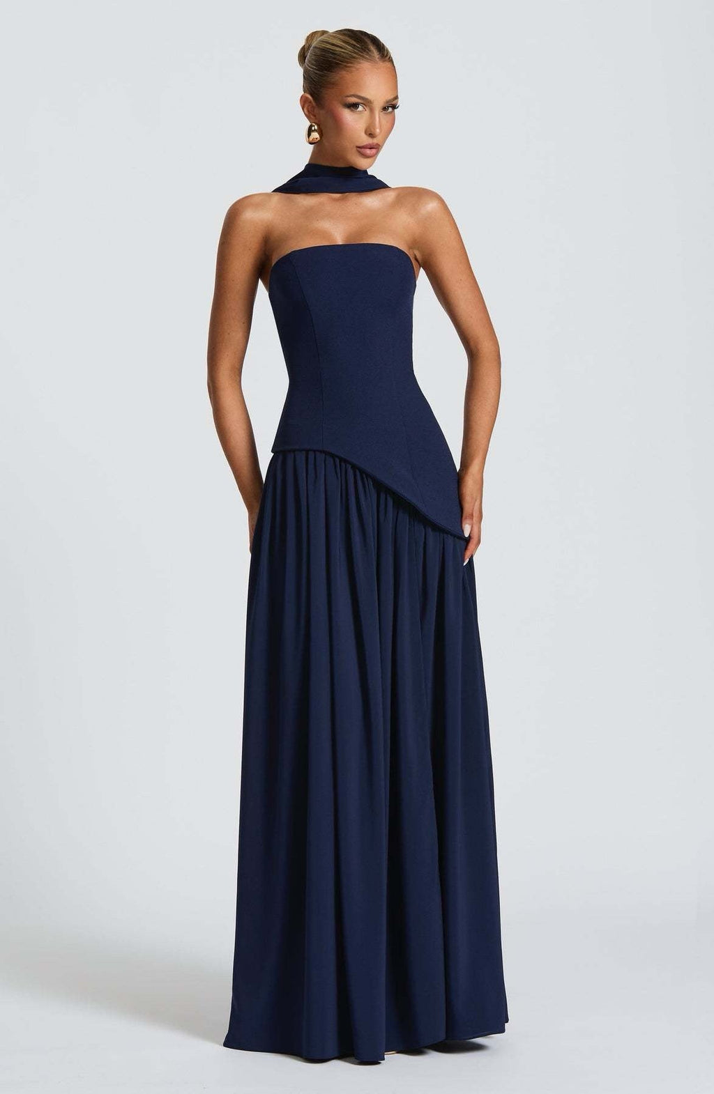 Iris – Elegantes Wickel-Maxikleid mit V-Ausschnitt – Ansicht 19
