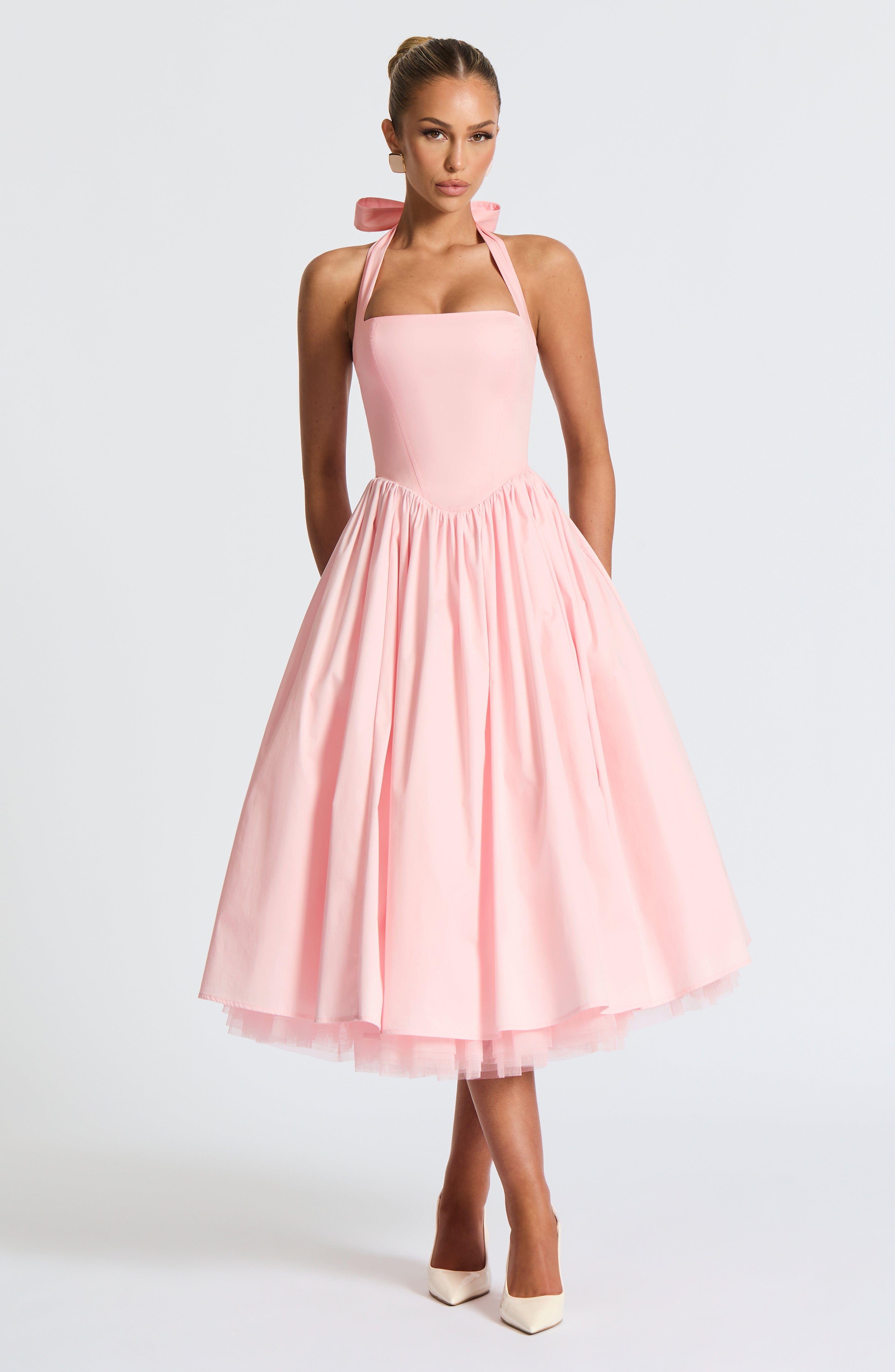Enyo – Figurbetontes Midikleid im Business-Look – Detailaufnahme