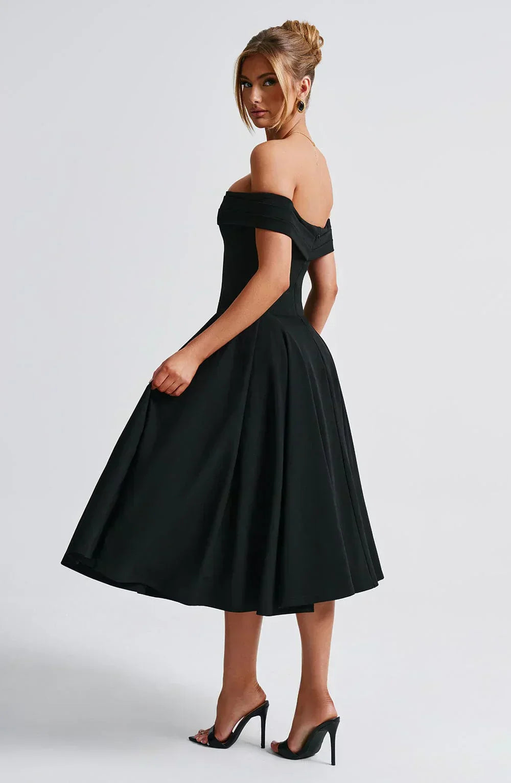 Nyx – Raffiniertes Wickel-Midikleid mit V-Ausschnitt – Ansicht 13