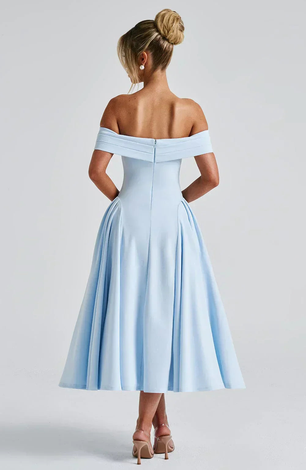 Nyx – Raffiniertes Wickel-Midikleid mit V-Ausschnitt – Ansicht 21