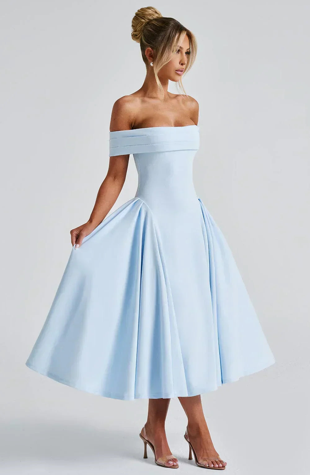 Nyx – Raffiniertes Wickel-Midikleid mit V-Ausschnitt – Ansicht 22