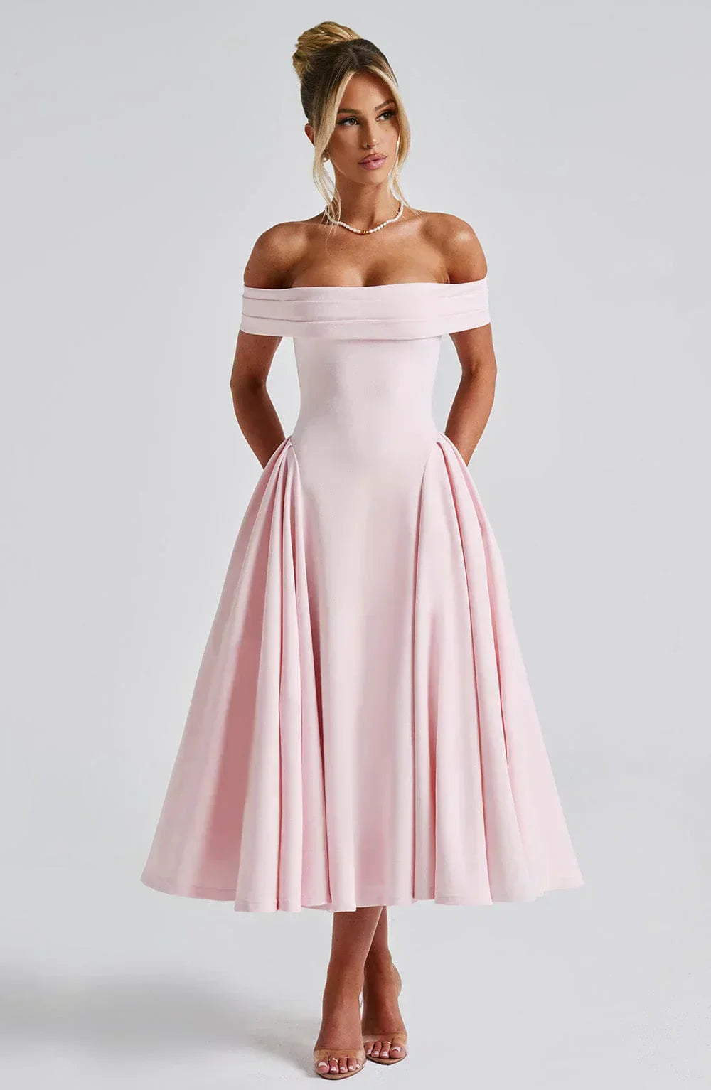 Nyx – Raffiniertes Wickel-Midikleid mit V-Ausschnitt – Ansicht 6
