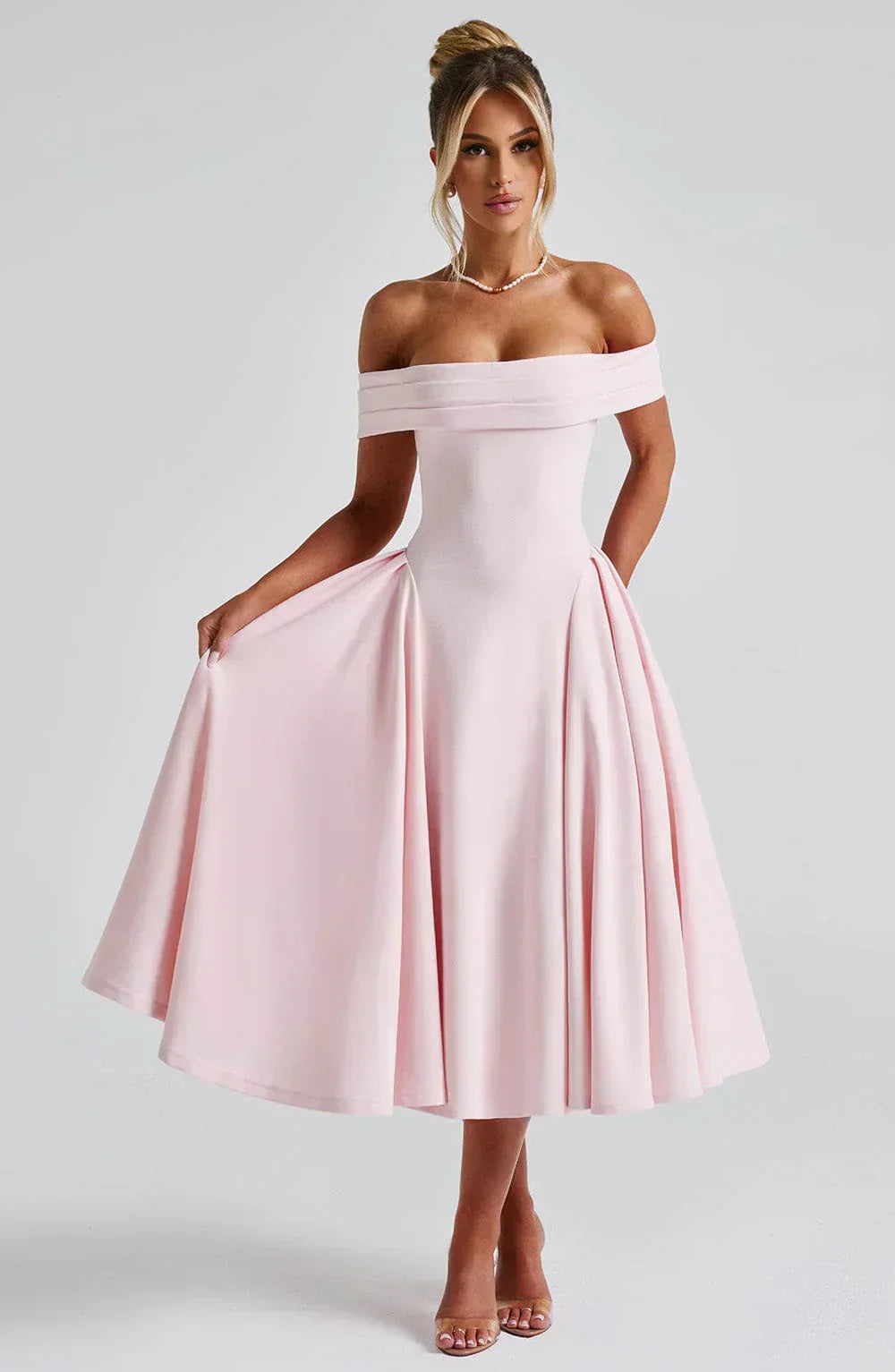 Nyx – Raffiniertes Wickel-Midikleid mit V-Ausschnitt – Ansicht 7